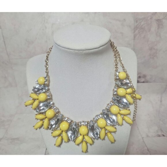 Etc! Yellow Statement Bib Necklace and Plastic Earrings Set with Large Rhineston - Picture 8 of 10